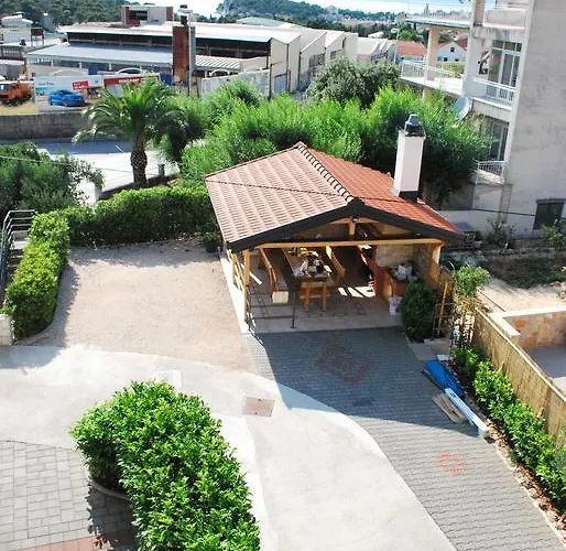 Tony Apartman Makarska
