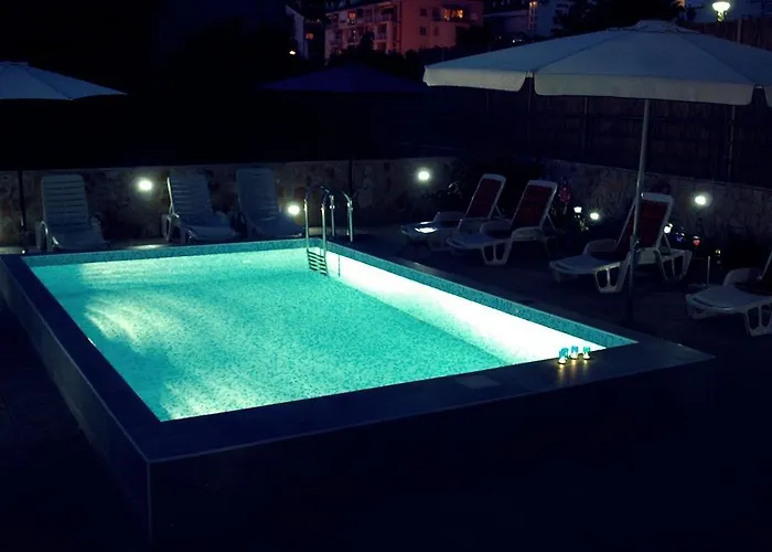 Tony * Makarska