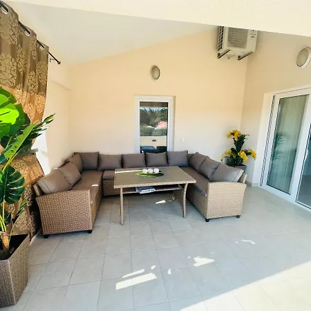 Apartamento Tony Makarska