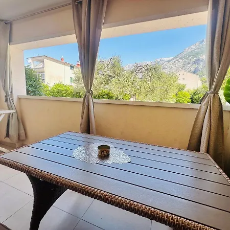 Tony * Makarska